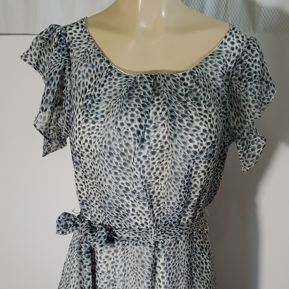 Inez Dress with a ruffled sleeve and tie at waist Elegant Black and White SZ 12 - Picture 2 of 13